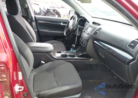 2014 Kia Sorento Lx z USA, uszkodzony, nr VIN 5XYKT3A63EG445385